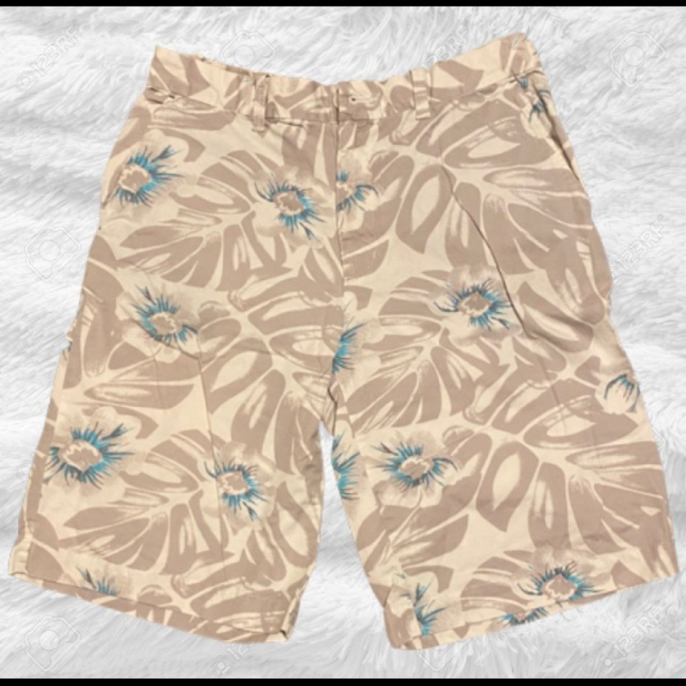 Men’s OLD NAVY Hawaiian style print shorts, size 32